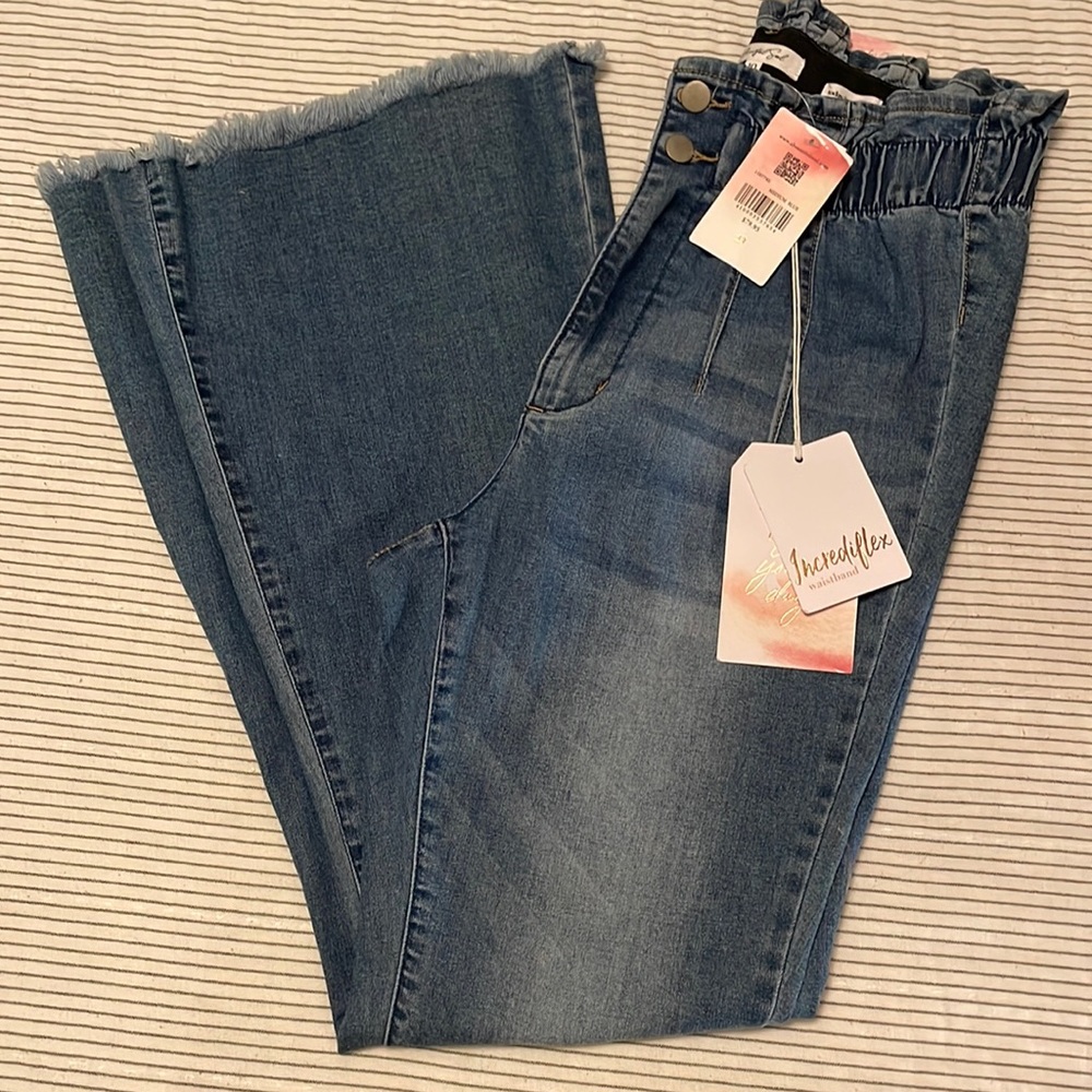 Arula / A Beautiful Soul Highrise Flare Jeans